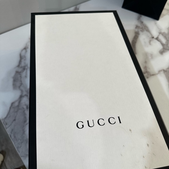 Authentic Gucci platform sneakers , size 6.5 but fits like a size 8 (runs big) - Picture 4 of 7